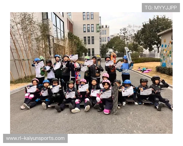 世界滑板运动推广校园项目拓宽基层参与面，滑板世界大赛